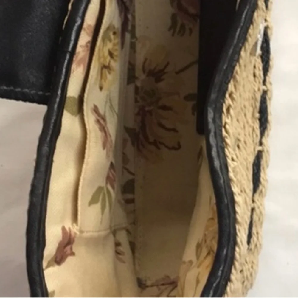 Brighton Wendy Woven Straw Jute & Black Leather Shoulder Bag Handbag Heart Charm - Picture 10 of 10